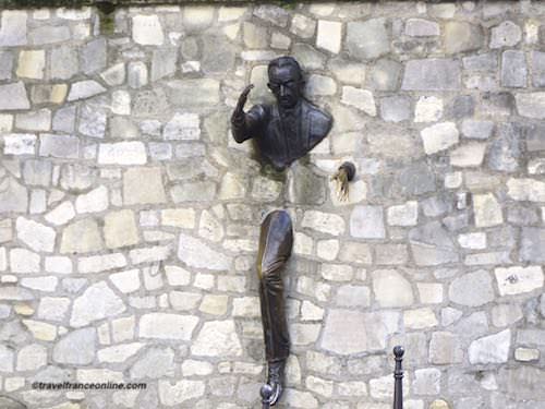 Le-Passe-Muraille-sculpture-in-Montmartre